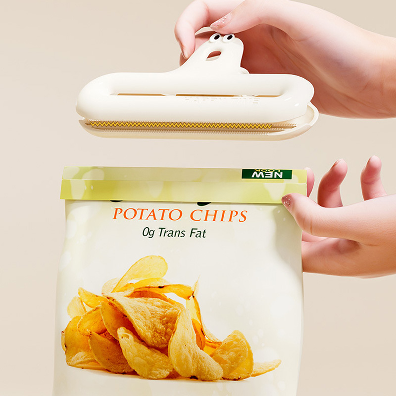 1/4 cartoon sealing clip moist - Food Snacks Wholesale ulasan dan harga