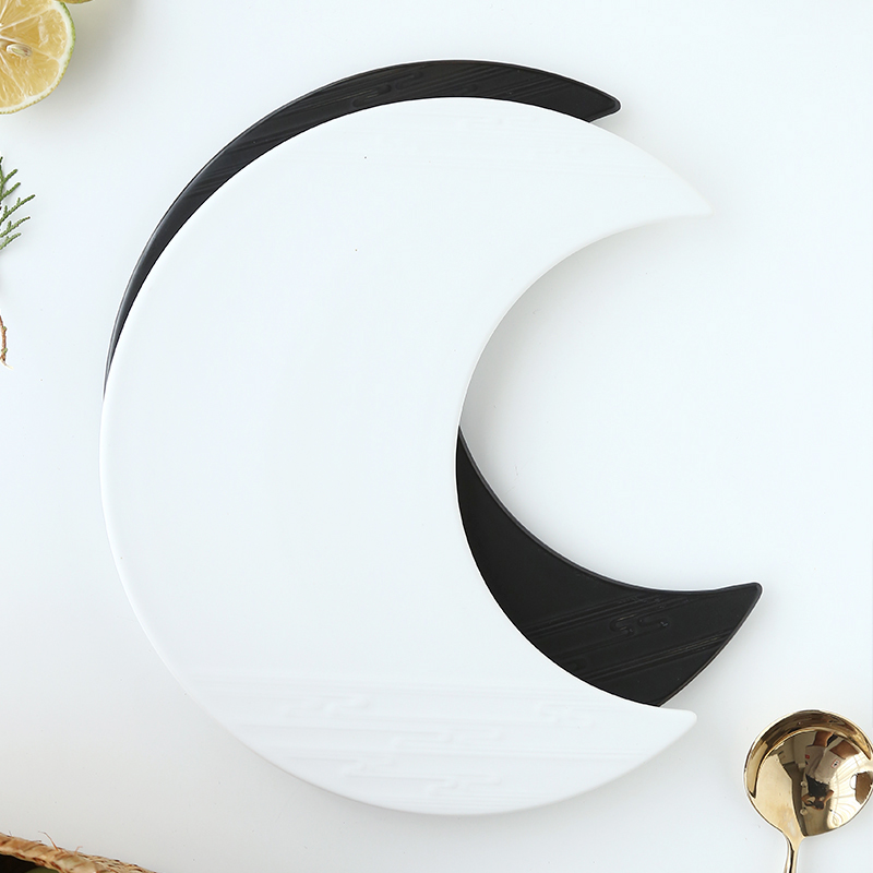 Creative Crescent Ceramic West - Food Snacks That Are Black ulasan dan harga